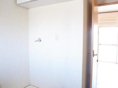 1K Apt on Top Floor in Kitami W86 1017