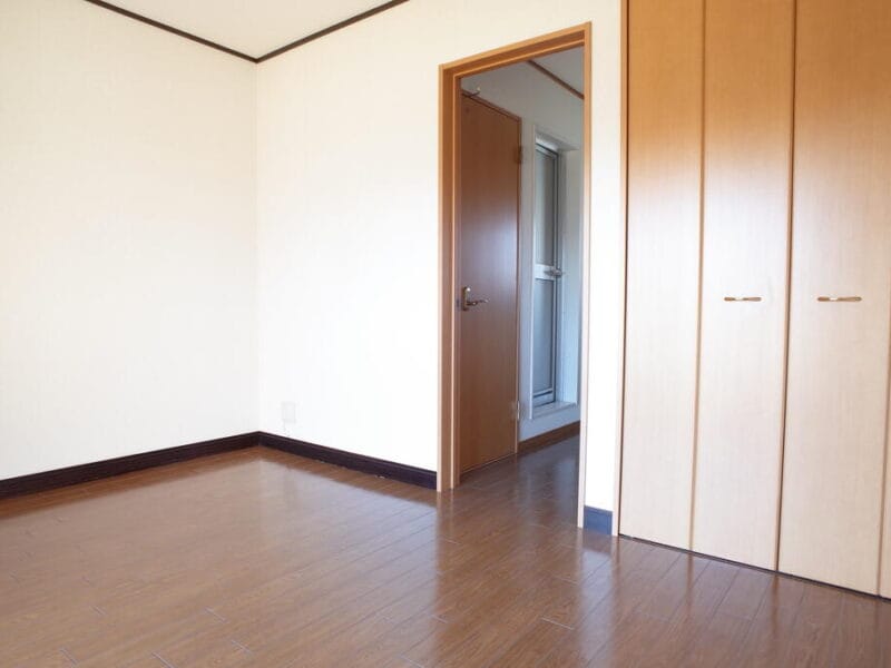 1K Apt on Top Floor in Kitami W86 1017