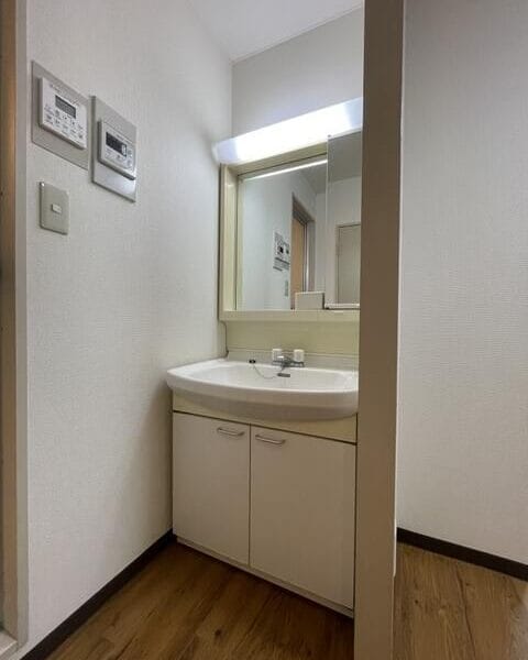 〇2DK Apt with FREE Rent in Akitsu R93 201