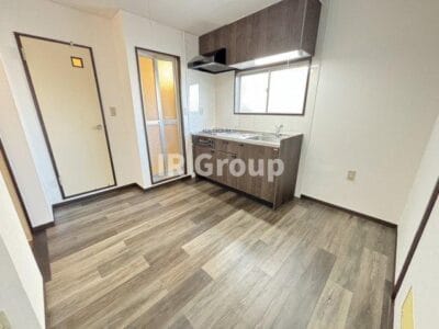 2K Corner Room Apt in Kitasenju F87 001
