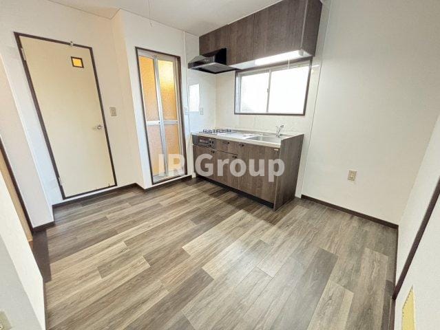 2K Corner Room Apt in Kitasenju F87 001