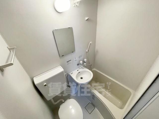 2K on Top Floor in Hachimanyama R85 101