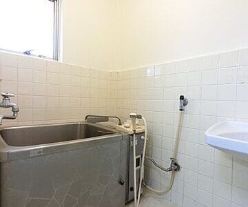 2K Close to Station in CHITOSEKARASUYAMA F79 105