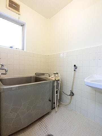 2K Close to Station in CHITOSEKARASUYAMA F79 105