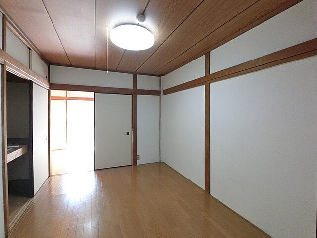 2K Close to Station in CHITOSEKARASUYAMA F79 105