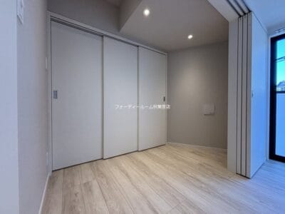 1DK Iriya NOKey$ PetOK R24100