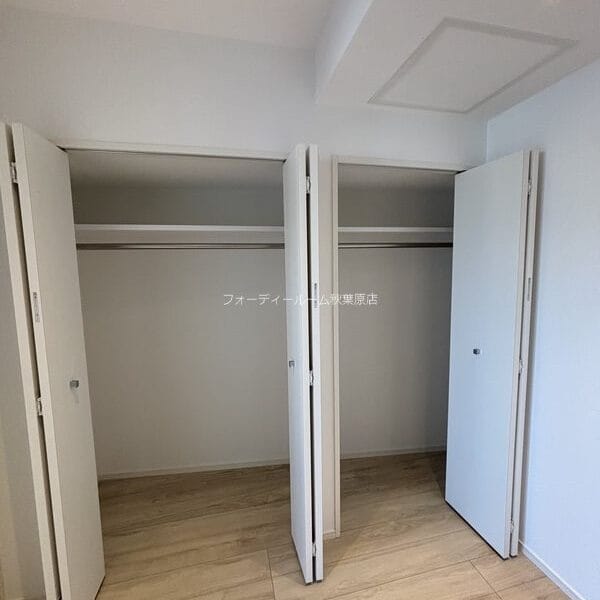 1DK Iriya NOKey$ PetOK R24100