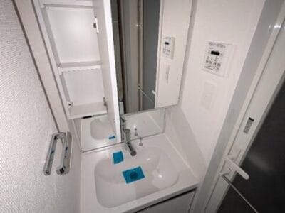 1DK MonzenNakacho NODep NOAgency R22011