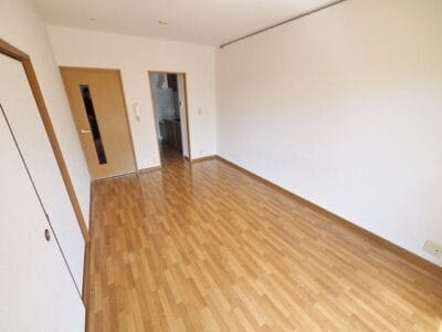 3LDK Eda NOKey$ FREERent R96000