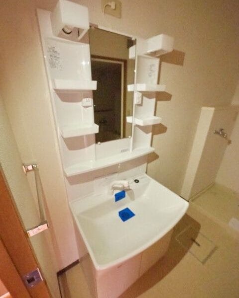 3LDK Eda NOKey$ FREERent R96000