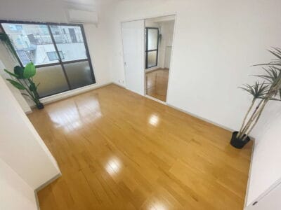 1DK Yoga NOKey$ TopFloor F87111