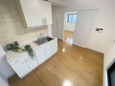 1DK Yoga NOKey$ TopFloor F87111