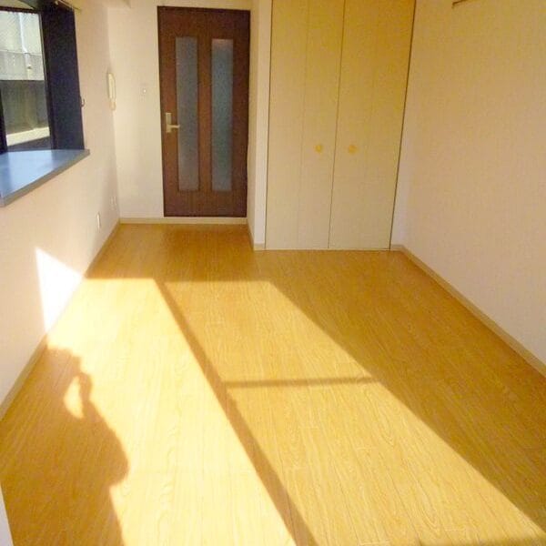 1K Urayasu NOKey$ NOAgency R95101