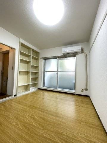 00X0X_9i1F4urPM0s_05O07K_1200x900