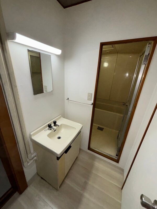 01HX78F49HSAKMW8NASDWHX4J9