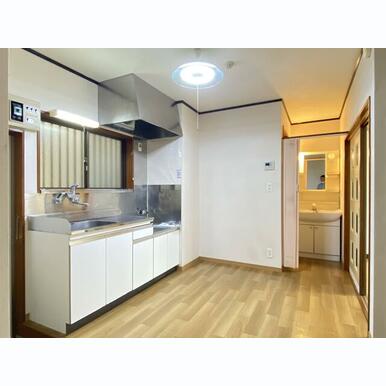 1957138452_386x386_#fcfdff