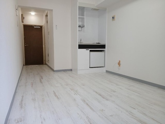 imgi_10_100496714888_ro