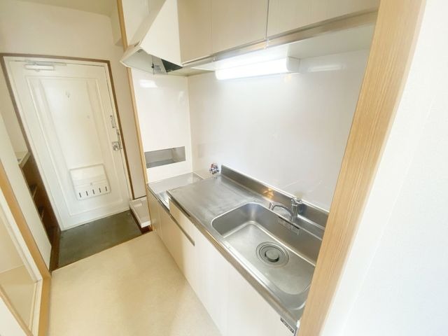 imgi_10_100501270701_ro