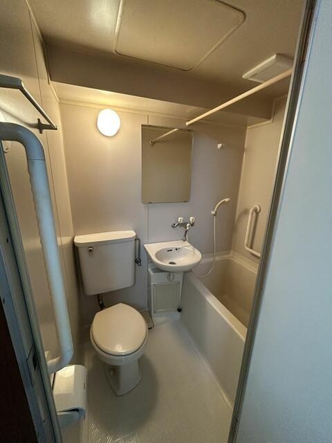 imgi_12_100501465906_ro