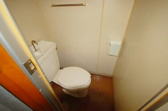 imgi_12_100502021437_6o