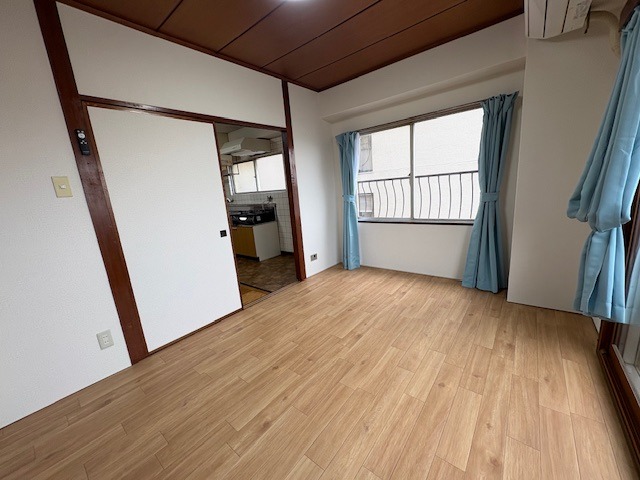 imgi_14_100500596042_7o