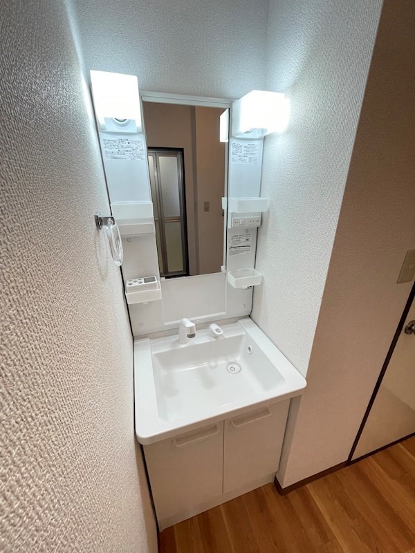 imgi_15_100490000716_7o