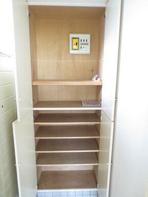 imgi_2_01KGMDJY3A96ESDW0BDGR23HZZ