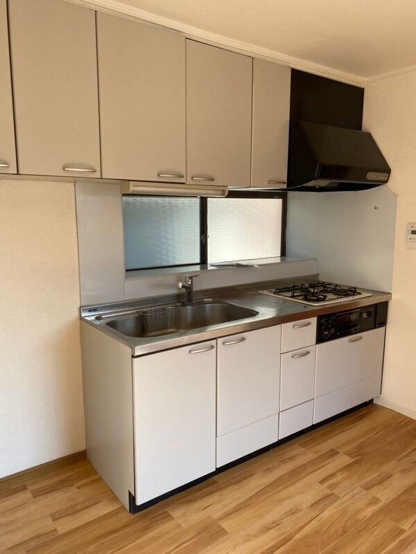 imgi_2_01KMMRESTPQK84BYC1RCB0Q982