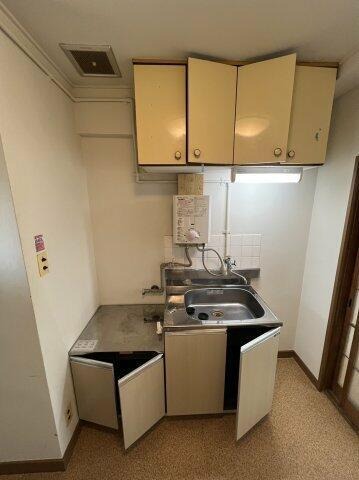 imgi_5_01H9YX0S3MT3PT5VTZJ2M4QYTG