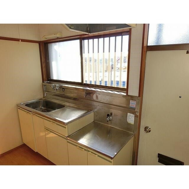 imgi_5_01KNTQDK3CW6NK8PEZFBV4PZE8