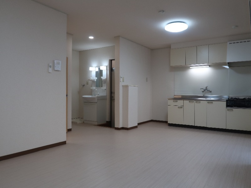 imgi_8_01KPCPSTFAR5Y584ZBFWFH5YVQ