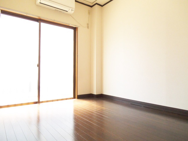 imgi_9_100501478393_ro