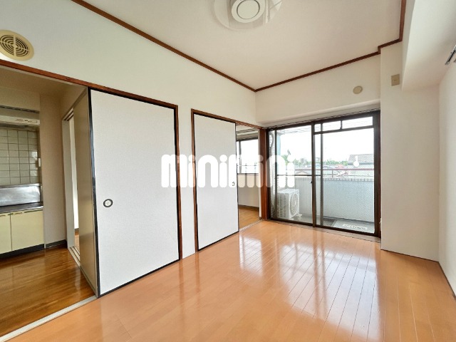 imgi_9_100502297258_ro